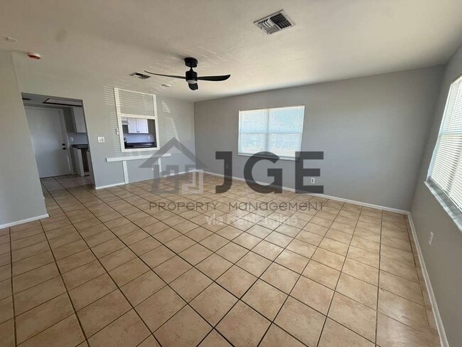 Building Photo - 724 Ne-11 Ter