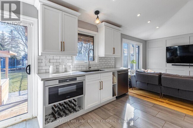 Building Photo - 49 Jennifer Crescent