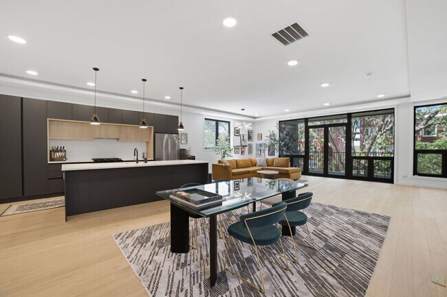 Foto del edificio - 5039 N Winthrop Ave