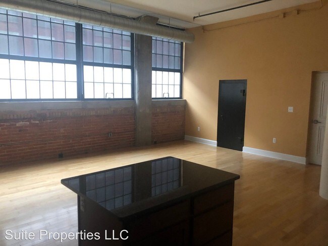 Foto del edificio - 2 br, 1 bath House - 5766 Trumbull Ave #103