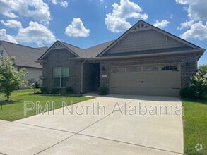 Building Photo - 14741 Greenleaf Dr
