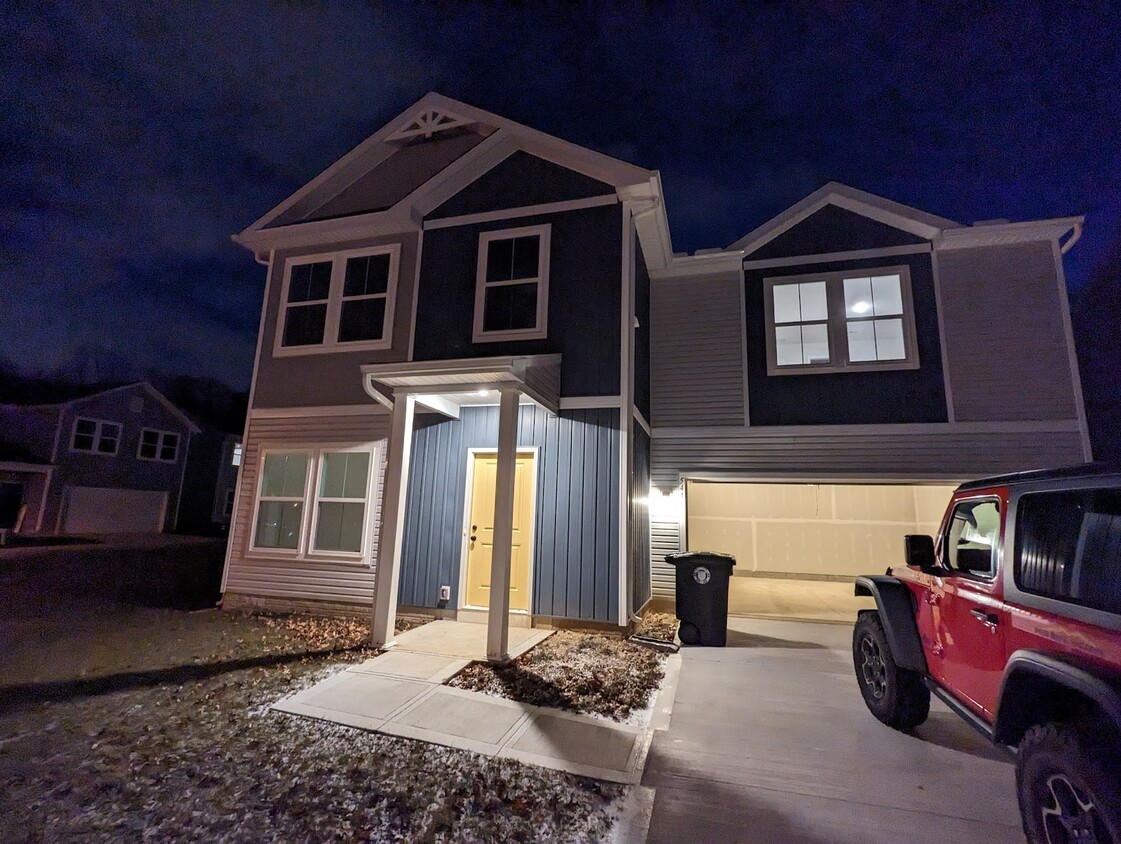 Primary Photo - 541 Auld Farm Cir