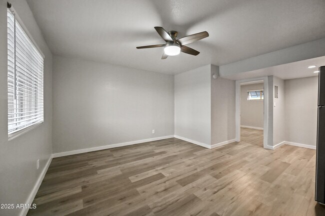 Building Photo - 3025 N 32nd St