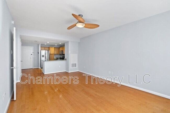 Foto del edificio - 350 G St SW