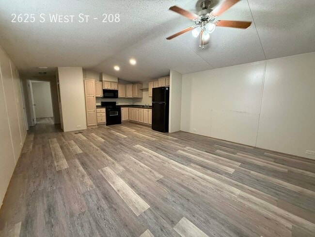 Building Photo - 2625 S West St