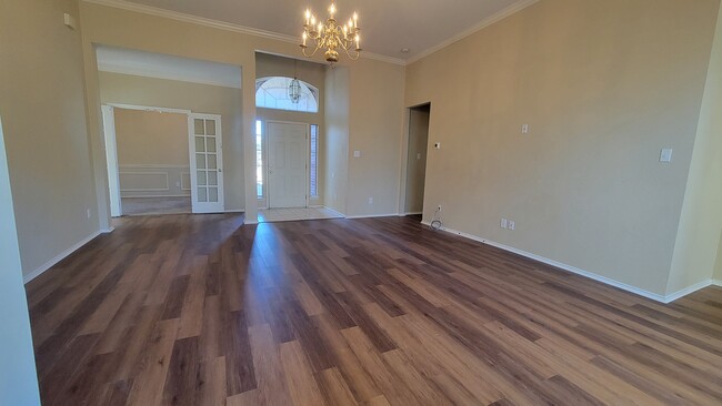 Foto del edificio - 1606 Jennifer Dr