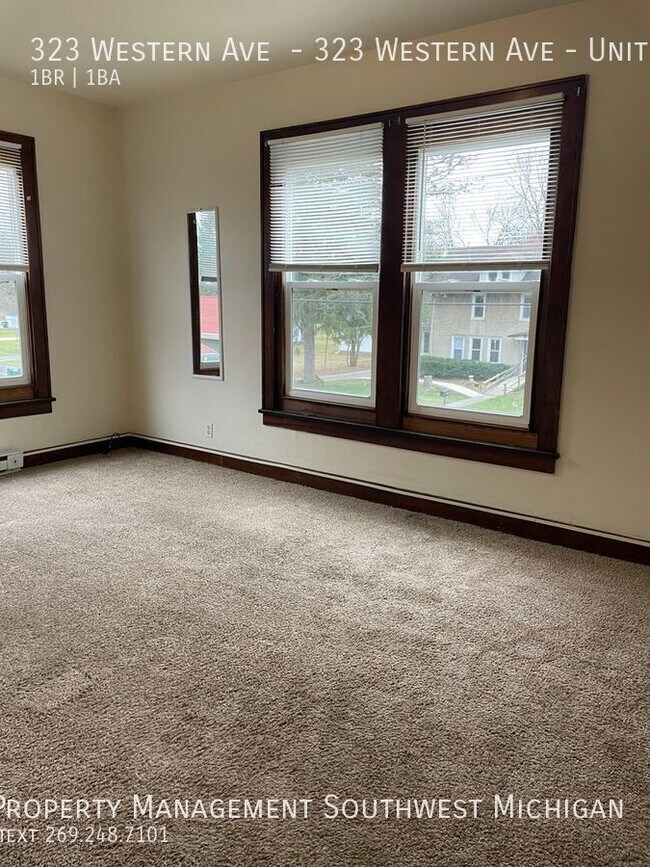 Building Photo - One bed, one bath upper unit apt in Benton...
