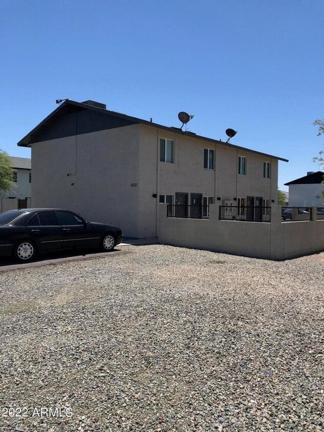 2 BEDROOM UNIT IN SURPRISE - 2 BEDROOM UNIT IN SURPRISE