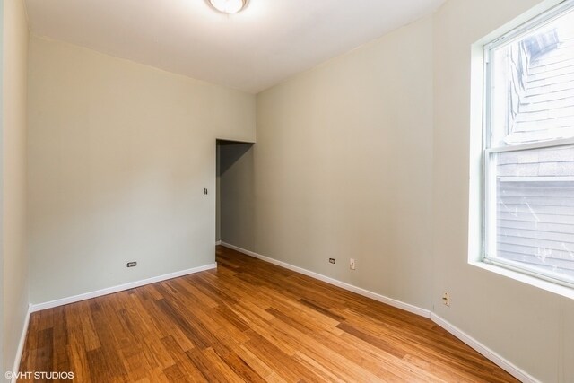 Building Photo - 417 S Kilbourn Ave