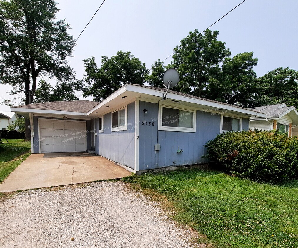 2130 W Chestnut St, Springfield, MO 65802 House Rental in Springfield