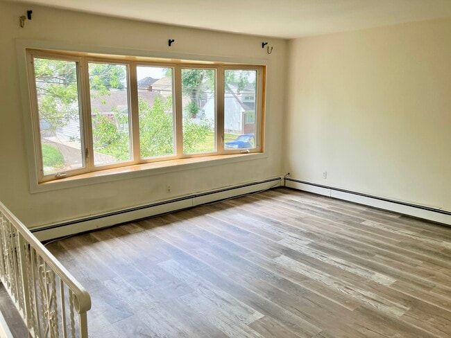 Living room - 141 Dunbar Ave
