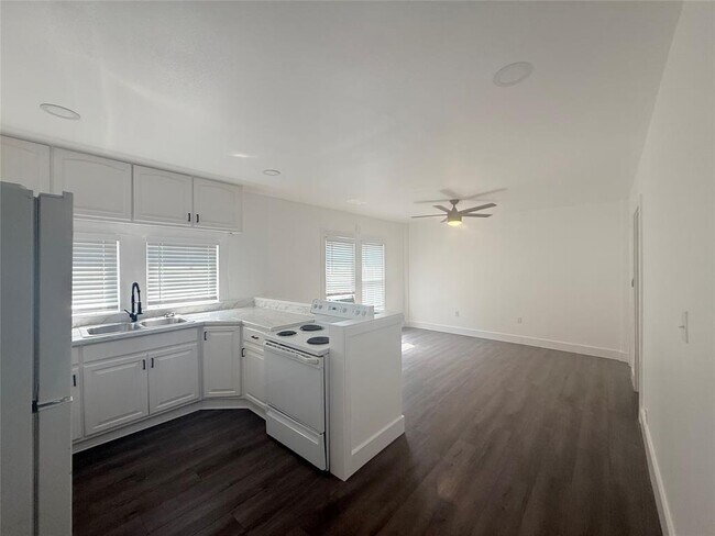 Building Photo - 126 Smith Ln