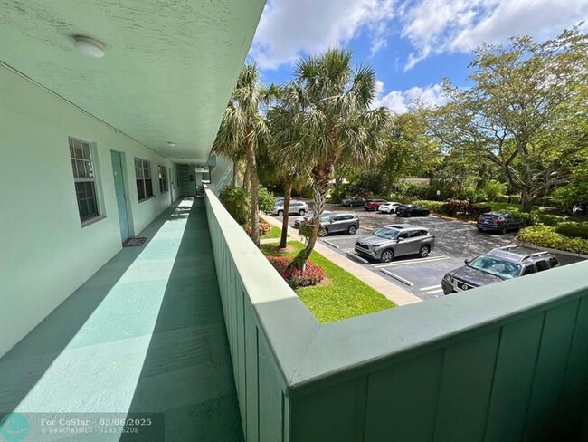 Building Photo - 933 Cypress Grove Dr