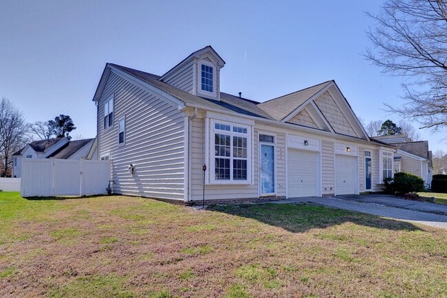 Building Photo - Spacious York County Duplex