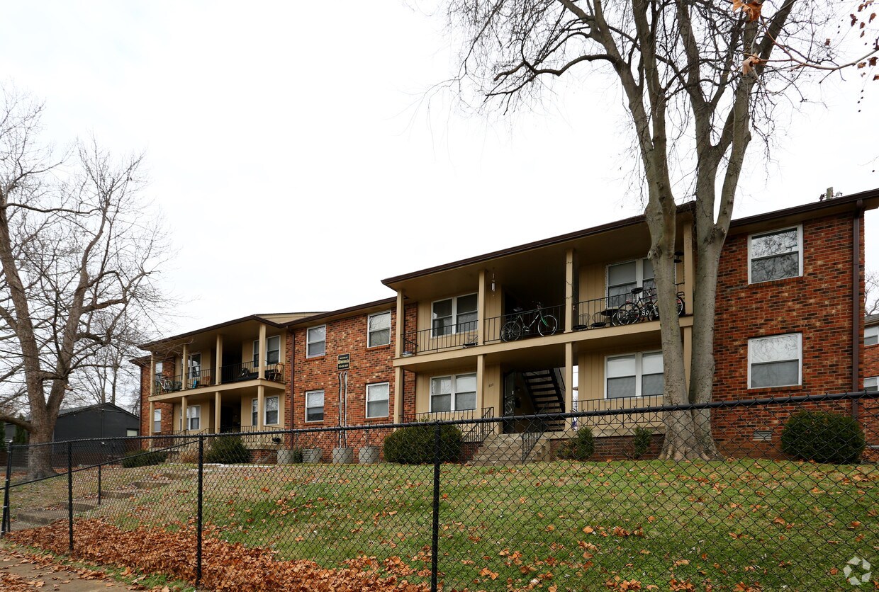 Building Photo - 604 S 10th St