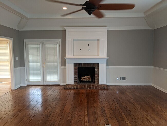Building Photo - 3bed 3.5bath in Falls Creek