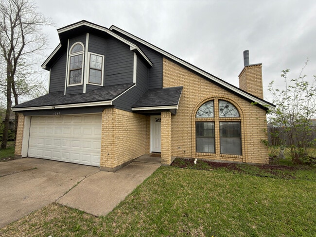 Building Photo - 1207 Charles Dr