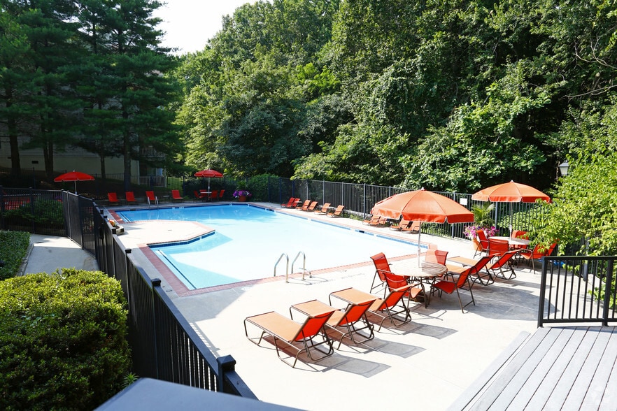 The Elms At Kingstowne Rentals Alexandria, VA