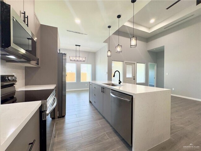 Building Photo - 905 Durango Dr