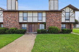 Building Photo - 2713 Wimbledon Ct