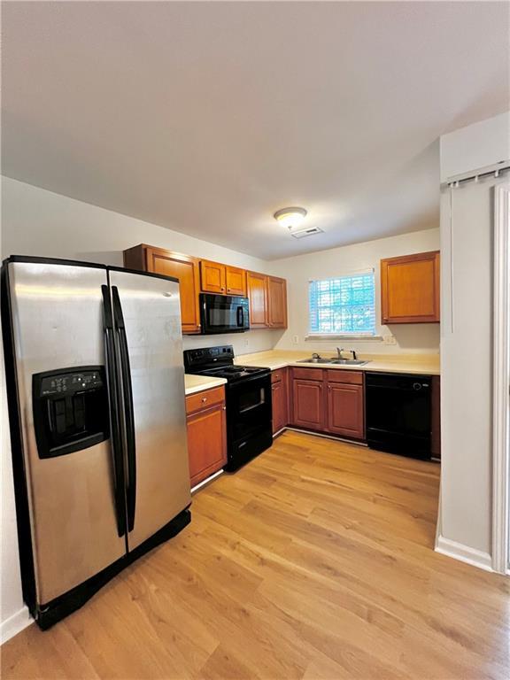 Foto del edificio - 725 Crestwell Cir