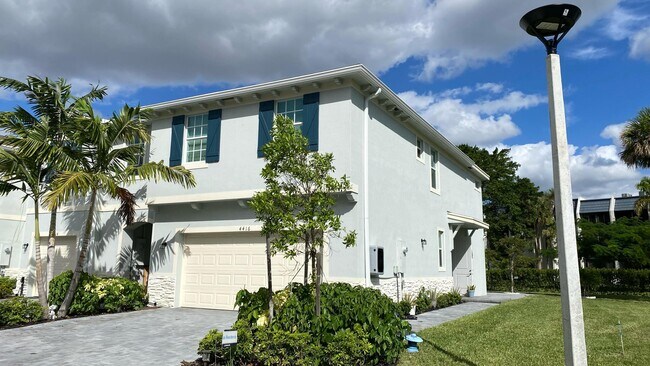 Foto del edificio - 4416 Hammock Grove Dr