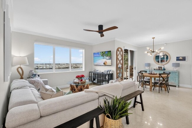 Photo - 675 NW Flagler Ave Apartment