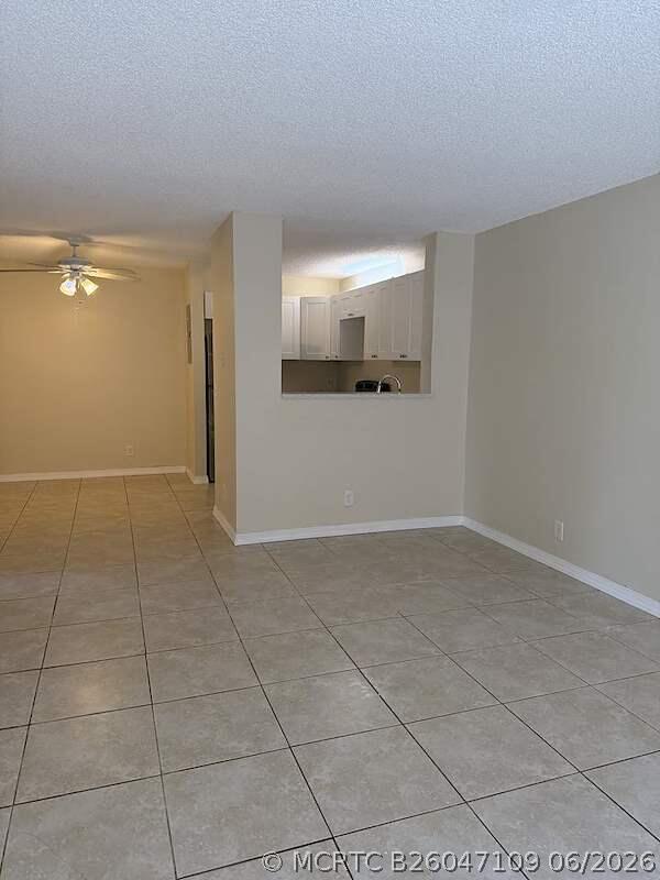 Building Photo - 10914 Royal Palm Blvd