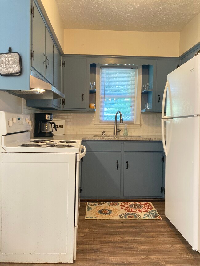 cocina completa - 4706 Drew Ave