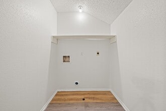 Building Photo - 7719 Miller Glen Ln