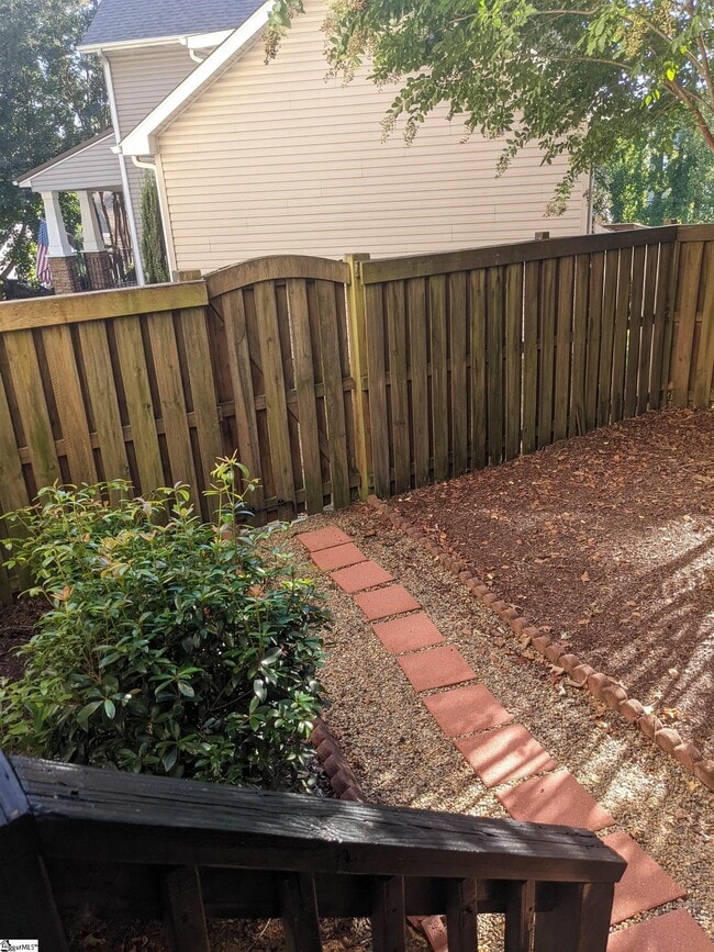 Building Photo - 10 Alex Ct