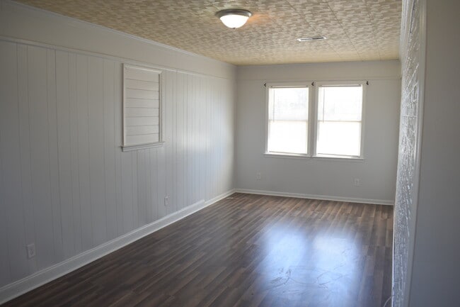 Building Photo - 1301 Kornegay Ave