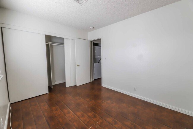Foto del edificio - 3649 S Van Dyke Ave