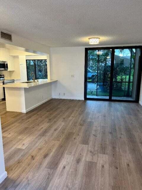 Foto del edificio - 1161 NW 13th St