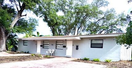 Building Photo - 6144 SW 30th St