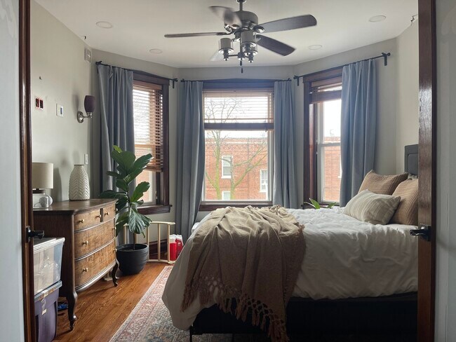 Foto del edificio - 3721 W Belden Ave