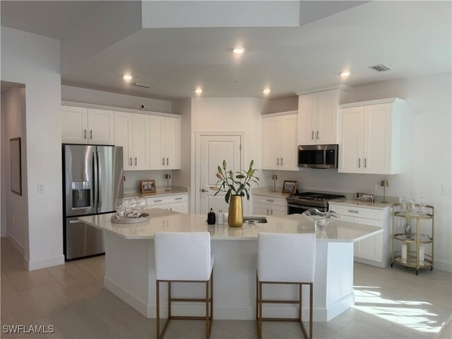 Building Photo - 16885 Fairgrove Way