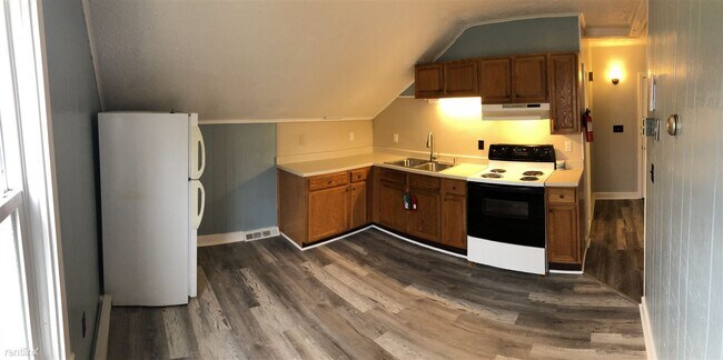 Building Photo - 1 br, 1 bath 4plex - 2 Henry Court 2B