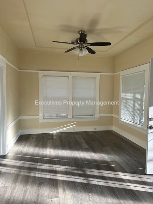 Photo - 119 E Main St House