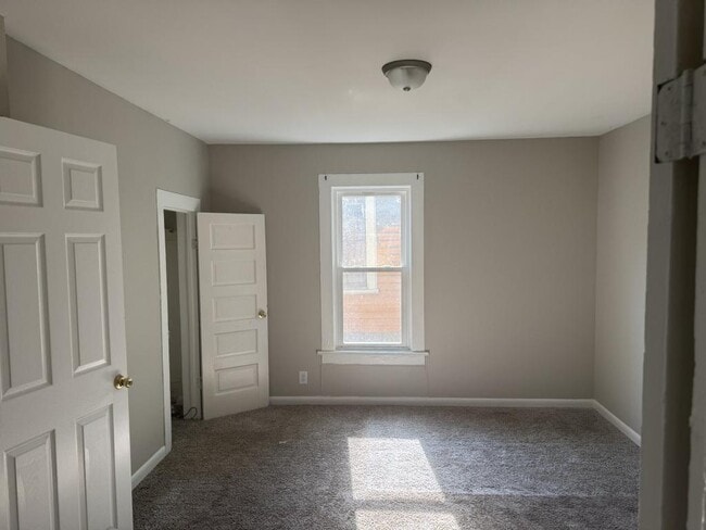 Building Photo - 906 Juniper St