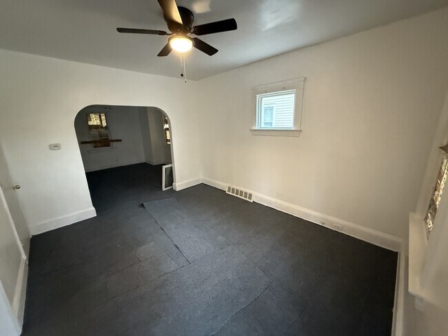 Foto del edificio - 2840 E 122nd St