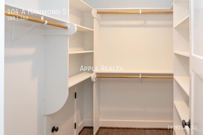 Foto del edificio - 104 E Hammond St