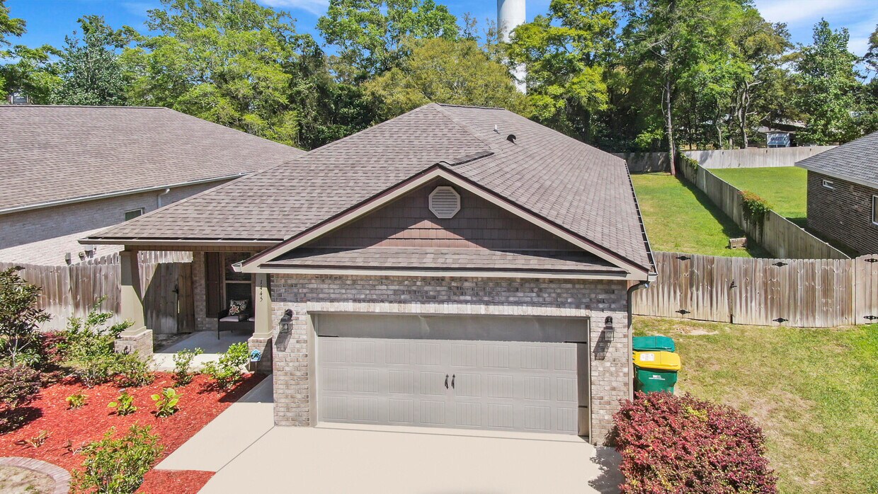 Foto principal - 1445 Hickory St