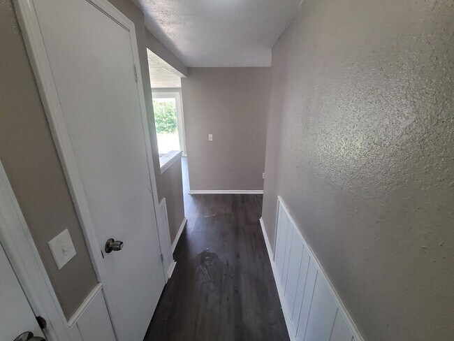 Building Photo - COMING SOON! RARE 5 BEDROOM HOME IN SOUTH OKC / MOORE SCHOOLS!