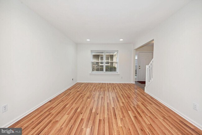 Building Photo - 3404 Gramercy Way