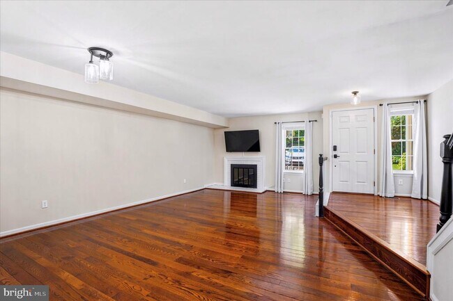 Foto del edificio - 706 Andover Ct
