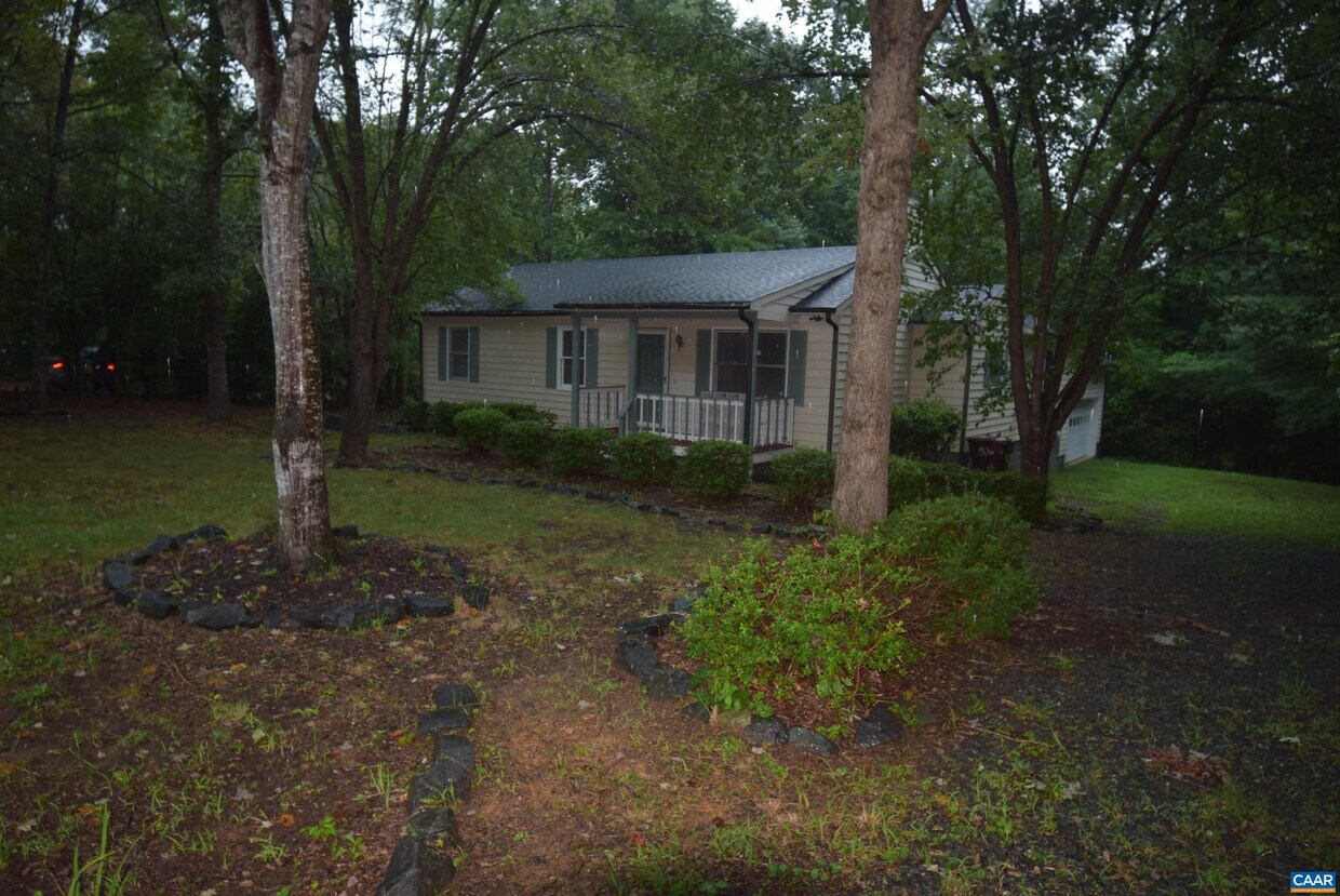 27 Kiowa Ln, Palmyra, VA 22963 House Rental in Palmyra, VA