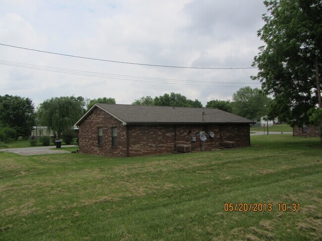 Foto del edificio - 146 Indiana Ave