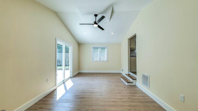 Foto del edificio - 700 E Brook Ln