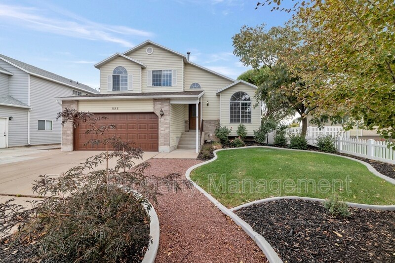 898 E 625 S Unit B, Layton, UT 84041 Condo for Rent in Layton, UT